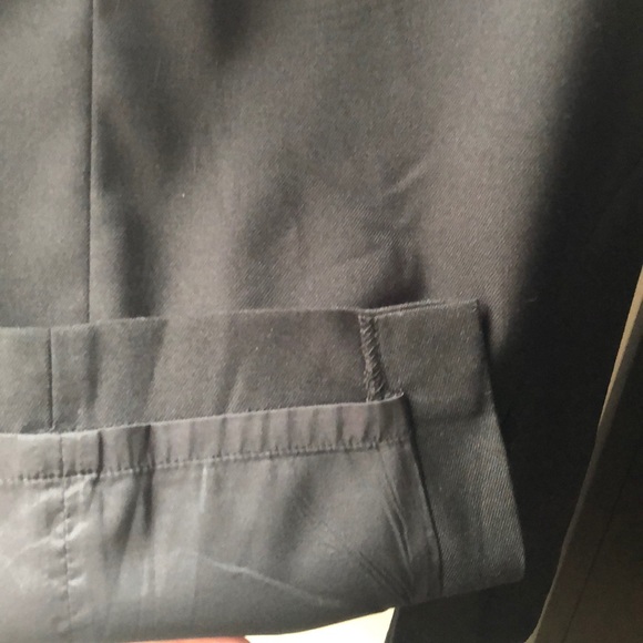 Banana Republic, classic black skirt - Picture 3 of 6